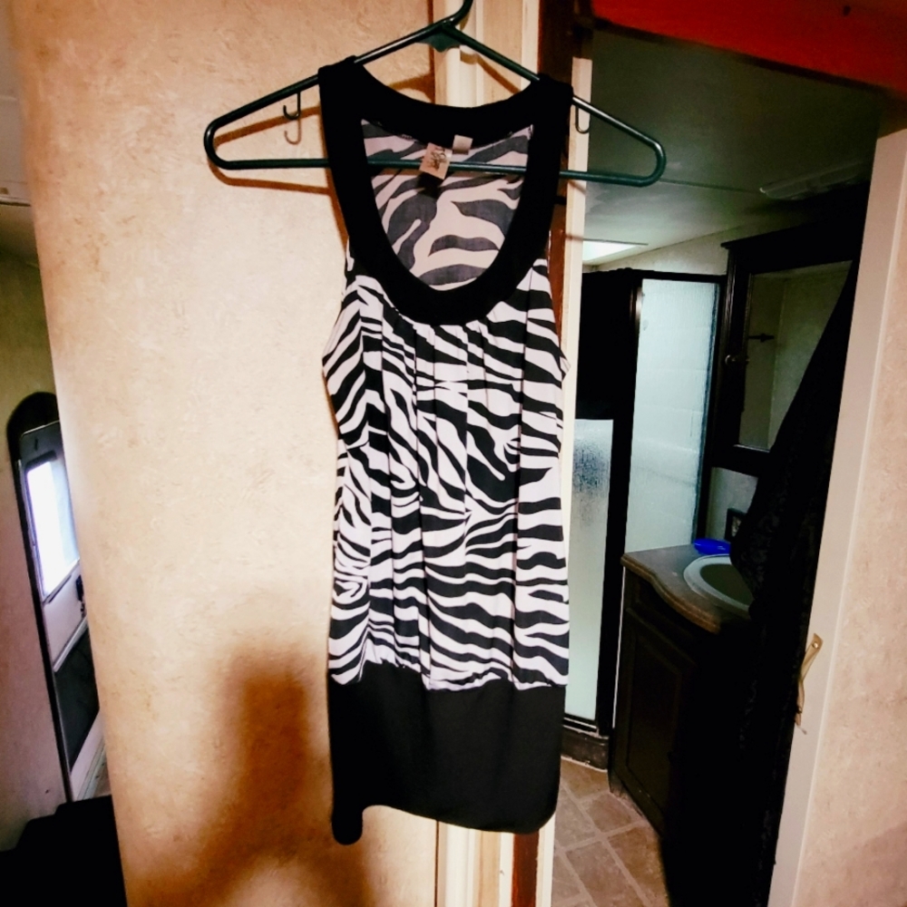 Women's zebra dress blouse size M